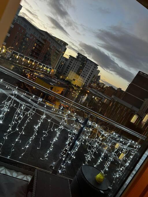 Leeds Clarence Dock 2 Bedroom Apt Exterior photo