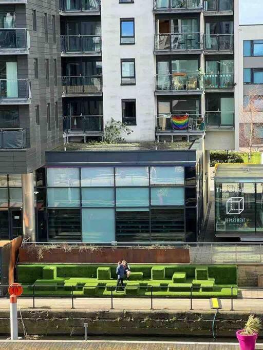 Leeds Clarence Dock 2 Bedroom Apt Exterior photo