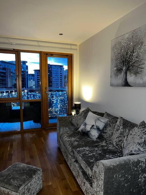 Leeds Clarence Dock 2 Bedroom Apt Exterior photo