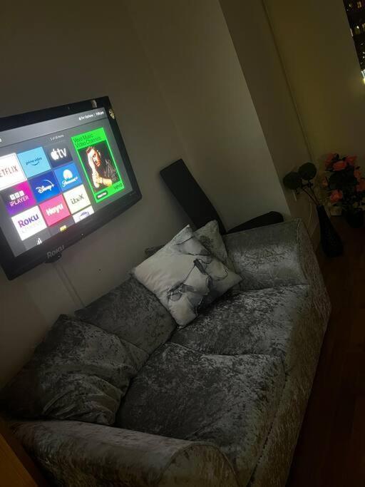 Leeds Clarence Dock 2 Bedroom Apt Exterior photo