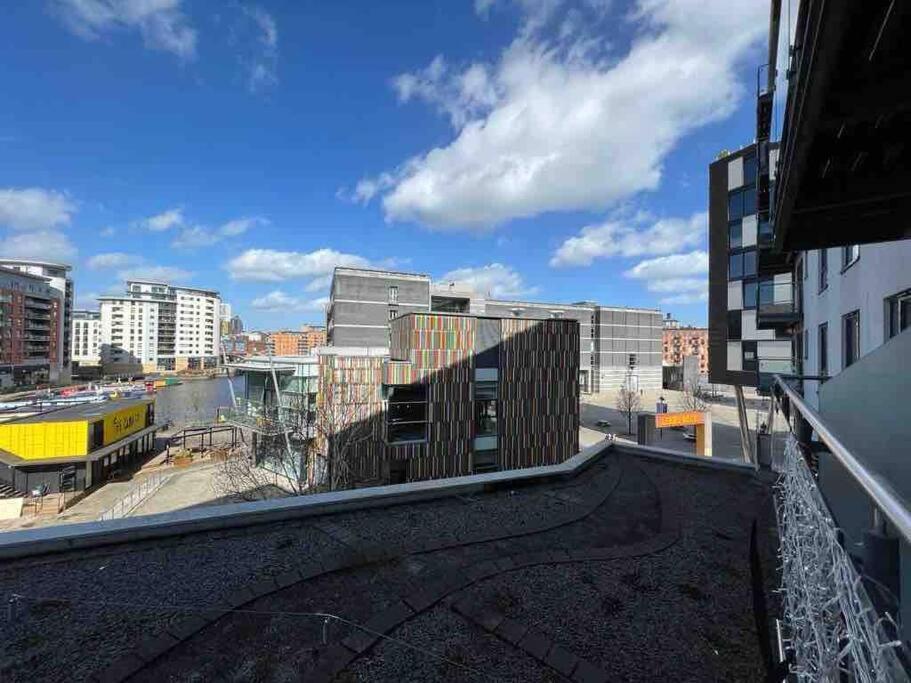 Leeds Clarence Dock 2 Bedroom Apt Exterior photo