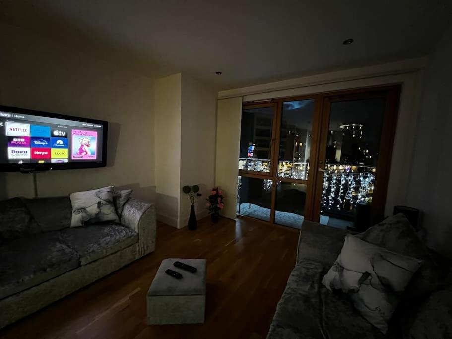Leeds Clarence Dock 2 Bedroom Apt Exterior photo