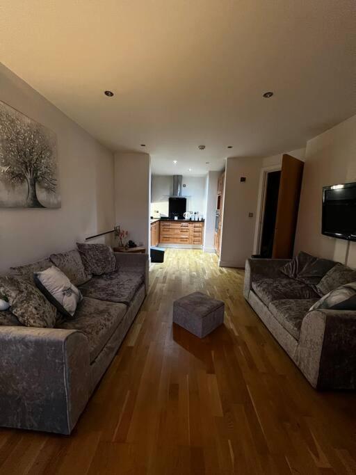 Leeds Clarence Dock 2 Bedroom Apt Exterior photo