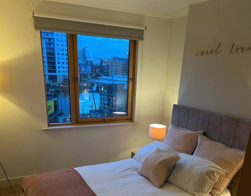 Leeds Clarence Dock 2 Bedroom Apt Exterior photo